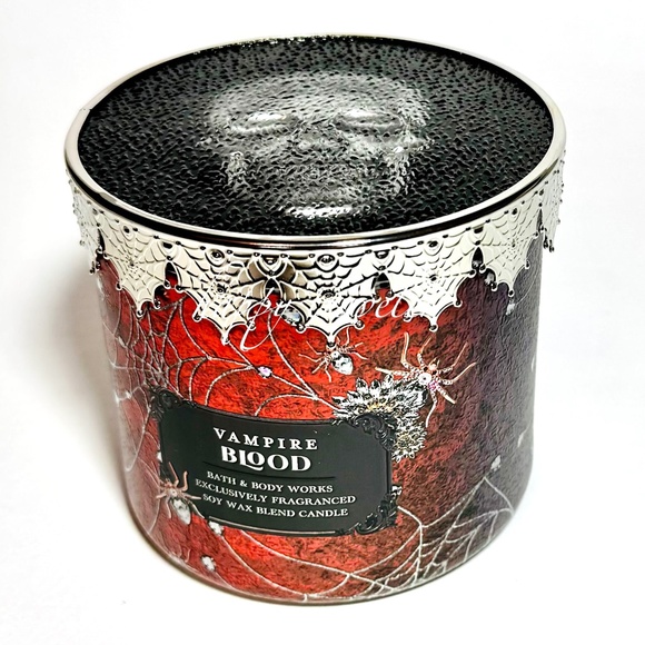 VAMPIRE BLOOD 3 Wick Candle - Picture 1 of 4